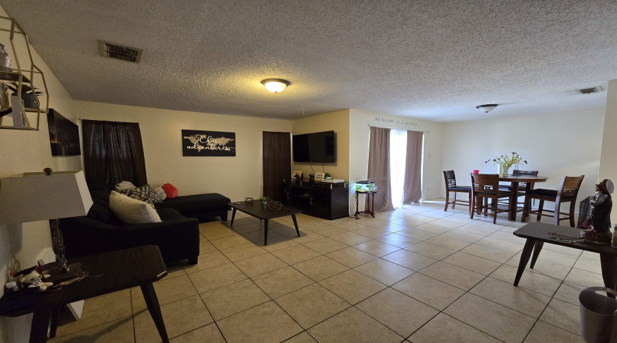 100 Hillside Rd, LAREDO, Texas 78041, 2 Bedrooms Bedrooms, 3 Rooms Rooms,1 BathroomBathrooms,Residential,For Sale,100 Hillside Rd,20254698