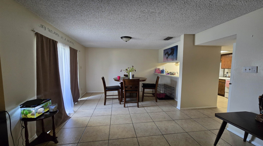 100 Hillside Rd, LAREDO, Texas 78041, 2 Bedrooms Bedrooms, 3 Rooms Rooms,1 BathroomBathrooms,Residential,For Sale,100 Hillside Rd,20254698