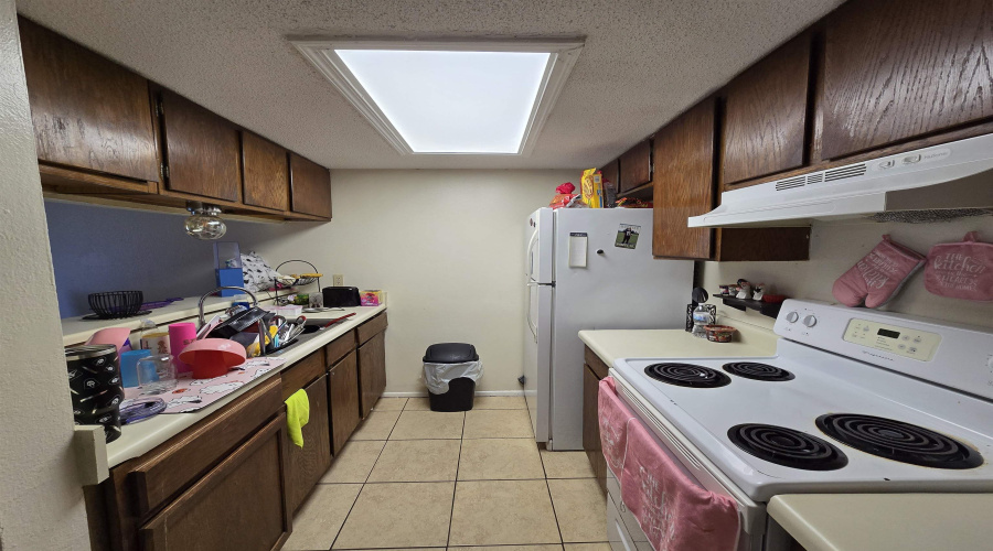 100 Hillside Rd, LAREDO, Texas 78041, 2 Bedrooms Bedrooms, 3 Rooms Rooms,1 BathroomBathrooms,Residential,For Sale,100 Hillside Rd,20254698