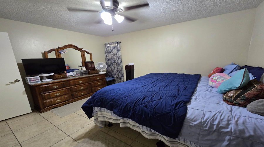 100 Hillside Rd, LAREDO, Texas 78041, 1 Bedroom Bedrooms, 3 Rooms Rooms,1 BathroomBathrooms,Residential,For Sale,100 Hillside Rd,20254699