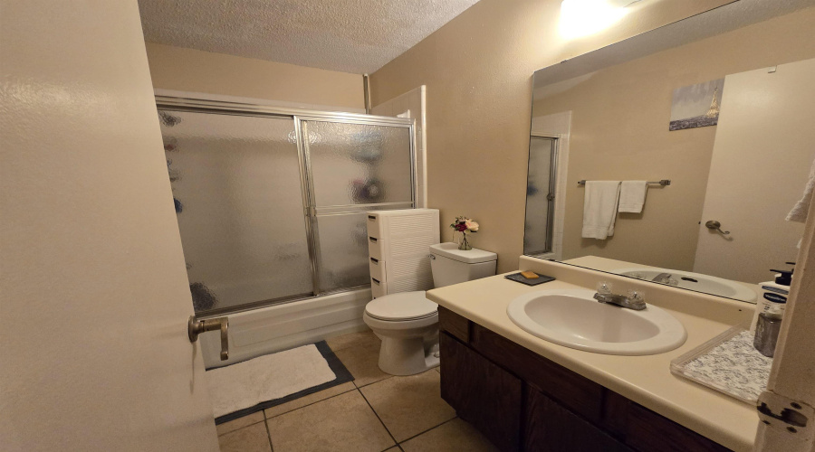 100 Hillside Rd, LAREDO, Texas 78041, 1 Bedroom Bedrooms, 3 Rooms Rooms,1 BathroomBathrooms,Residential,For Sale,100 Hillside Rd,20254699