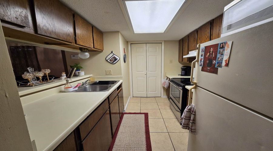 100 Hillside Rd, LAREDO, Texas 78041, 1 Bedroom Bedrooms, 3 Rooms Rooms,1 BathroomBathrooms,Residential,For Sale,100 Hillside Rd,20254699