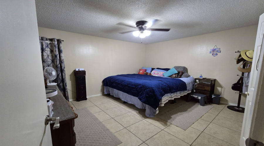 100 Hillside Rd, LAREDO, Texas 78041, 1 Bedroom Bedrooms, 3 Rooms Rooms,1 BathroomBathrooms,Residential,For Sale,100 Hillside Rd,20254699