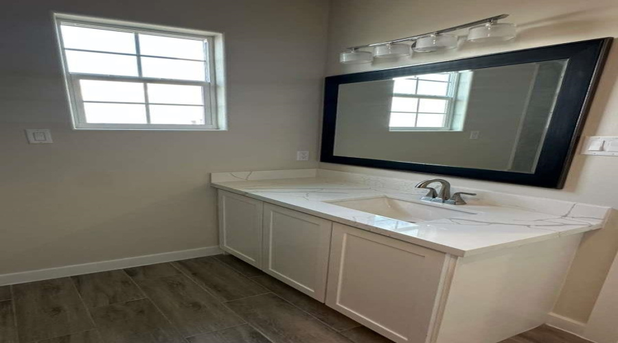 5318 Galicia Lane, LAREDO, Texas 78046, 3 Bedrooms Bedrooms, 4 Rooms Rooms,2 BathroomsBathrooms,Residential,For Sale,5318 Galicia Lane,20254702