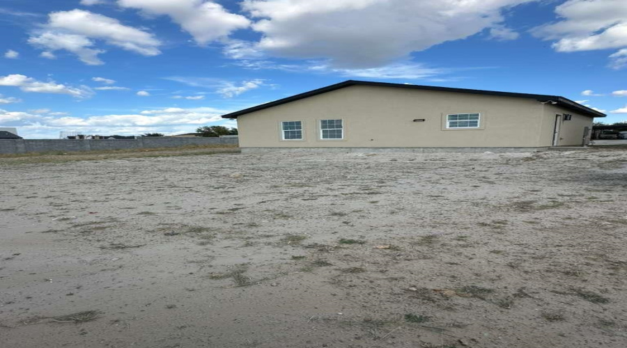 5318 Galicia Lane, LAREDO, Texas 78046, 3 Bedrooms Bedrooms, 4 Rooms Rooms,2 BathroomsBathrooms,Residential,For Sale,5318 Galicia Lane,20254702