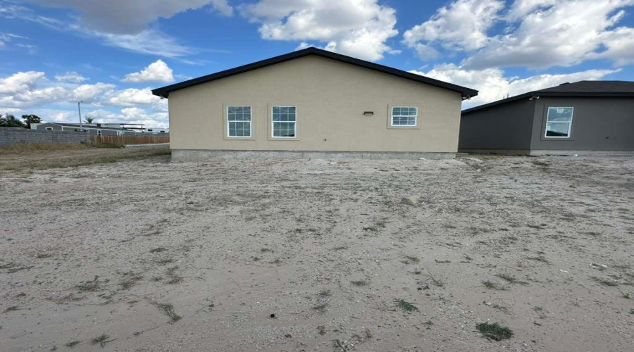 5318 Galicia Lane, LAREDO, Texas 78046, 3 Bedrooms Bedrooms, 4 Rooms Rooms,2 BathroomsBathrooms,Residential,For Sale,5318 Galicia Lane,20254702