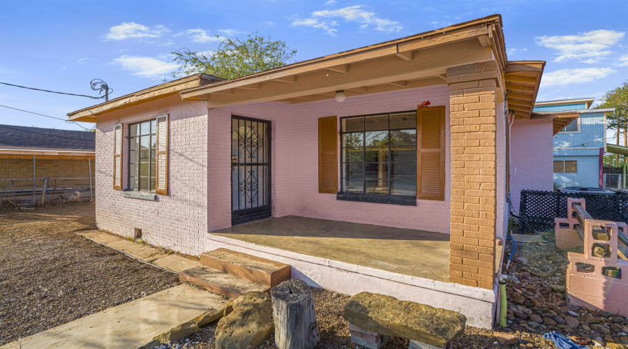 1820 Aldama St, Laredo, Texas 78043, 3 Bedrooms Bedrooms, 5 Rooms Rooms,1 BathroomBathrooms,Residential,For Rent,1820 Aldama St,20254703 1820 Aldama St, Laredo, Texas 78043, 3 Bedrooms Bedrooms, 5 Rooms Rooms,1 BathroomBathrooms,Residential,For Rent,1820 Aldama St,20254703