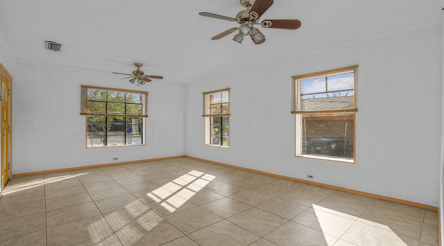1820 Aldama St, Laredo, Texas 78043, 3 Bedrooms Bedrooms, 5 Rooms Rooms,1 BathroomBathrooms,Residential,For Rent,1820 Aldama St,20254703 1820 Aldama St, Laredo, Texas 78043, 3 Bedrooms Bedrooms, 5 Rooms Rooms,1 BathroomBathrooms,Residential,For Rent,1820 Aldama St,20254703
