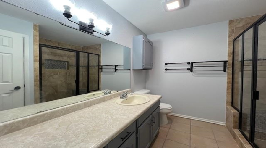 8911 McPherson Rd, Laredo, Texas 78045, 3 Bedrooms Bedrooms, 5 Rooms Rooms,3 BathroomsBathrooms,Residential,For Rent,8911 McPherson Rd,20254704