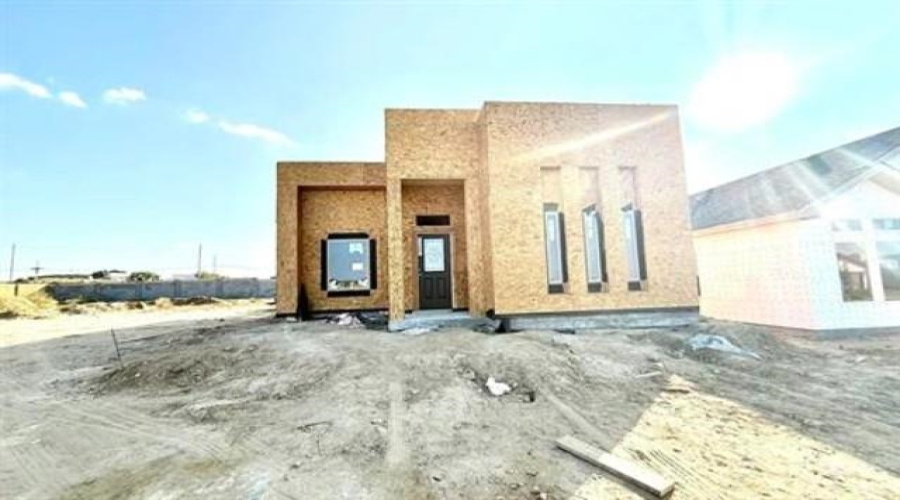 6005 Heather Loop, Laredo, Texas 78045, 3 Bedrooms Bedrooms, 5 Rooms Rooms,2 BathroomsBathrooms,Residential,For Sale,6005 Heather Loop,20254706