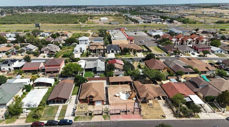 119 Otanes Ave, Laredo, Texas 78045, 4 Bedrooms Bedrooms, 6 Rooms Rooms,2 BathroomsBathrooms,Residential,For Sale,119 Otanes Ave,20254707