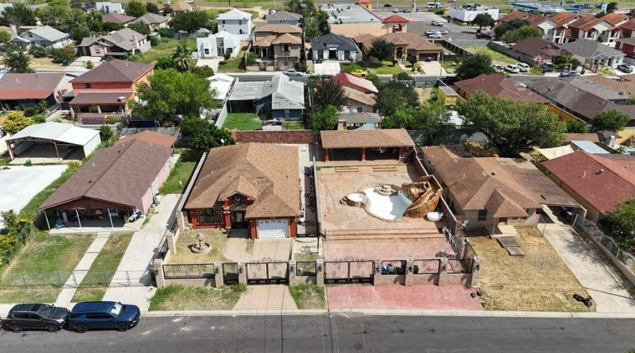 119 Otanes Ave, Laredo, Texas 78045, 4 Bedrooms Bedrooms, 6 Rooms Rooms,2 BathroomsBathrooms,Residential,For Sale,119 Otanes Ave,20254707