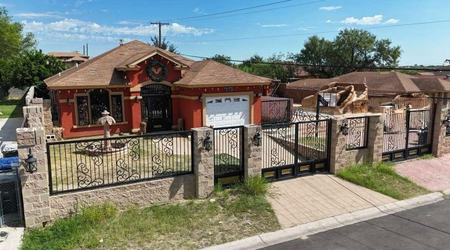 119 Otanes Ave, Laredo, Texas 78045, 4 Bedrooms Bedrooms, 6 Rooms Rooms,2 BathroomsBathrooms,Residential,For Sale,119 Otanes Ave,20254707