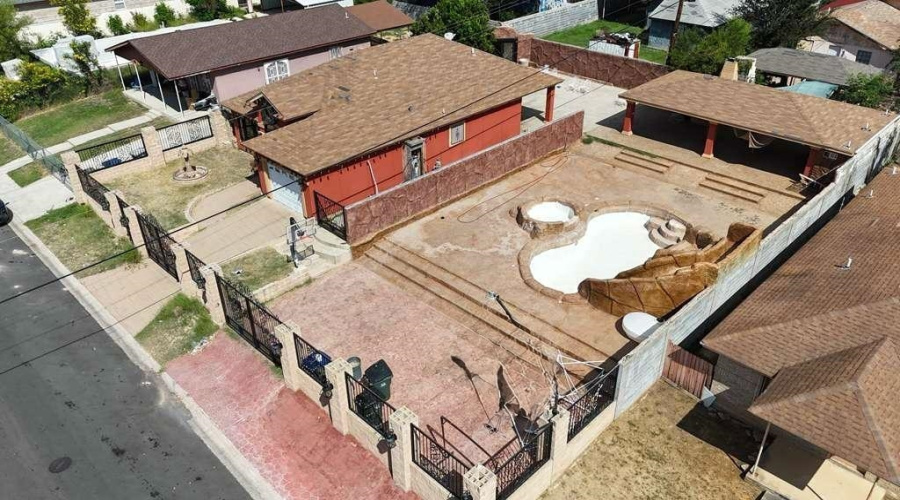 119 Otanes Ave, Laredo, Texas 78045, 4 Bedrooms Bedrooms, 6 Rooms Rooms,2 BathroomsBathrooms,Residential,For Sale,119 Otanes Ave,20254707