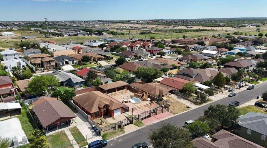 119 Otanes Ave, Laredo, Texas 78045, 4 Bedrooms Bedrooms, 6 Rooms Rooms,2 BathroomsBathrooms,Residential,For Sale,119 Otanes Ave,20254707