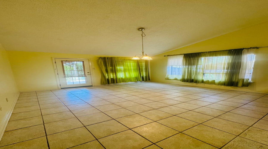 1004 Clark Blvd, laredo, Texas 78040, 4 Bedrooms Bedrooms, 6 Rooms Rooms,3 BathroomsBathrooms,Residential,For Rent,1004 Clark Blvd,20254708 1004 Clark Blvd, laredo, Texas 78040, 4 Bedrooms Bedrooms, 6 Rooms Rooms,3 BathroomsBathrooms,Residential,For Rent,1004 Clark Blvd,20254708