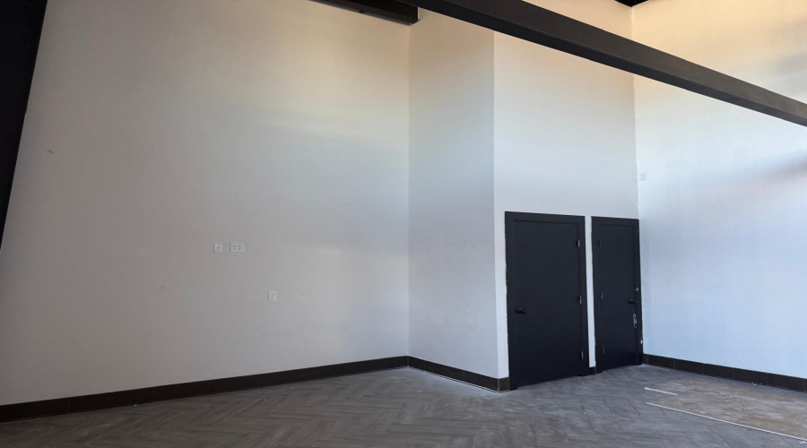 1303 International Blvd, Laredo, Texas 78045, 1 Room Rooms,2 BathroomsBathrooms,Commercial retail/office,For Sale,1303 International Blvd,20254713