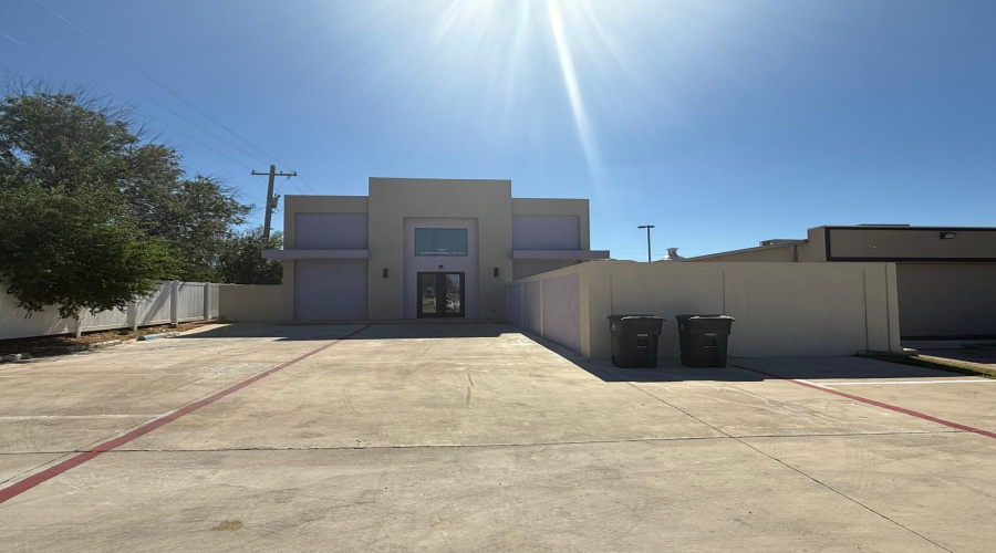 1303 International Blvd, Laredo, Texas 78045, 1 Room Rooms,2 BathroomsBathrooms,Commercial retail/office,For Sale,1303 International Blvd,20254713