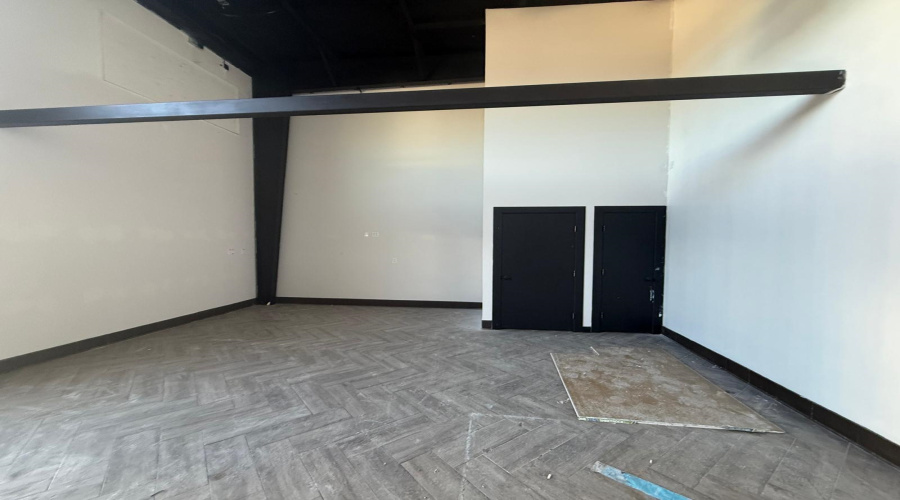 1303 International Blvd, Laredo, Texas 78045, 1 Room Rooms,2 BathroomsBathrooms,Commercial retail/office,For Sale,1303 International Blvd,20254713