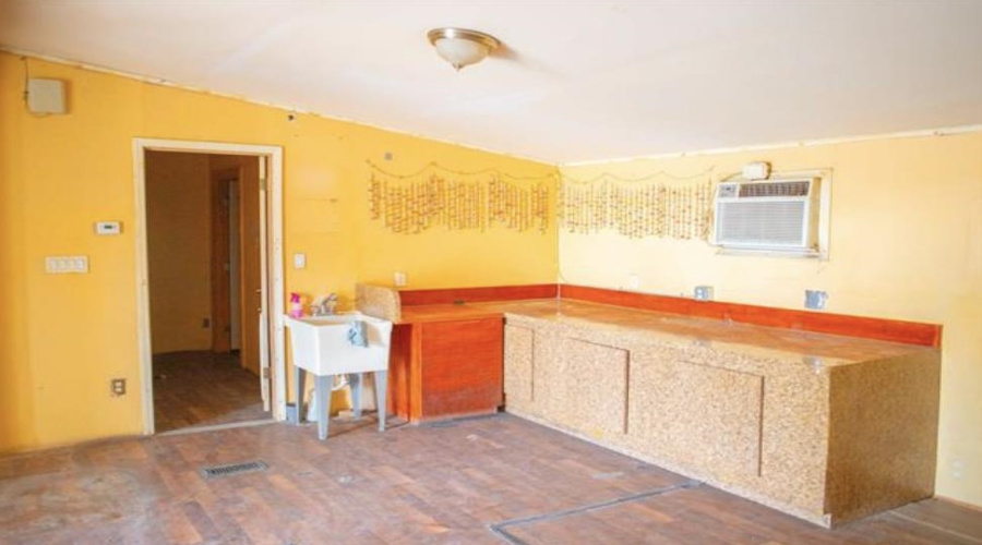 103 N Avenue G, Bruni, Texas 78344, 1 Room Rooms,1 BathroomBathrooms,Commercial retail/office,For Sale,103 N Avenue G,20254715