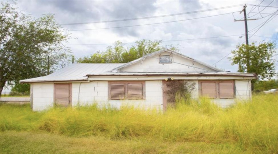 103 N Avenue G, Bruni, Texas 78344, 1 Room Rooms,1 BathroomBathrooms,Commercial retail/office,For Sale,103 N Avenue G,20254715