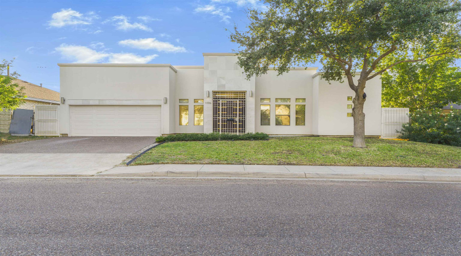 106 Yellow Oak Ave, laredo, Texas 78045, 3 Bedrooms Bedrooms, 7 Rooms Rooms,2 BathroomsBathrooms,Residential,For Sale,106 Yellow Oak Ave,20254710