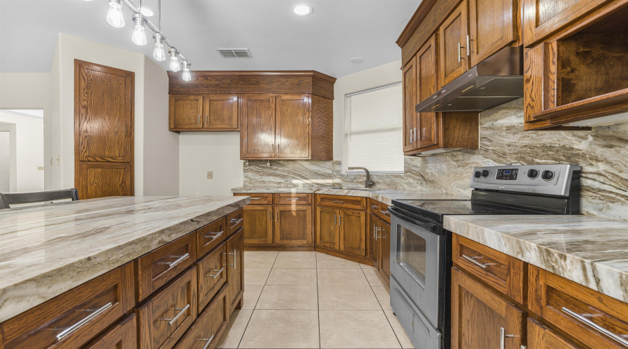 106 Yellow Oak Ave, laredo, Texas 78045, 3 Bedrooms Bedrooms, 7 Rooms Rooms,2 BathroomsBathrooms,Residential,For Sale,106 Yellow Oak Ave,20254710