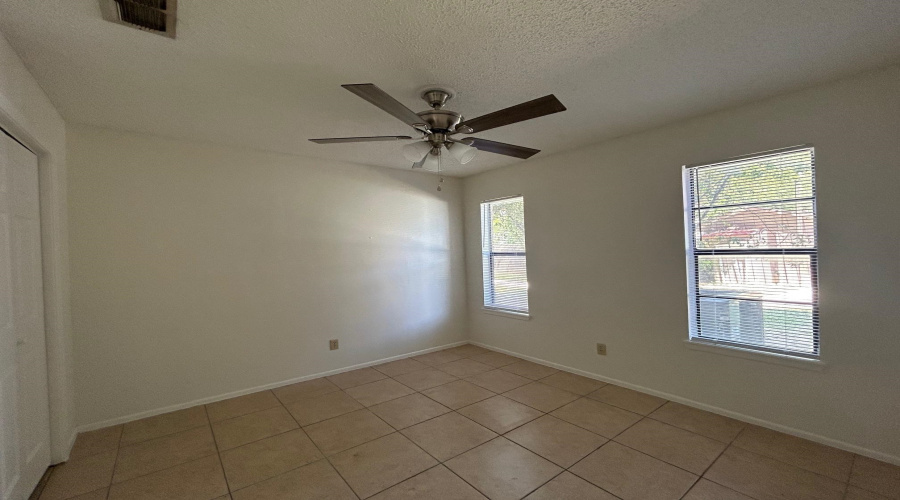 100 E Hillside Rd, Laredo, Texas 78041, 2 Bedrooms Bedrooms, 3 Rooms Rooms,1 BathroomBathrooms,Residential,For Rent,100 E Hillside Rd,20254712 100 E Hillside Rd, Laredo, Texas 78041, 2 Bedrooms Bedrooms, 3 Rooms Rooms,1 BathroomBathrooms,Residential,For Rent,100 E Hillside Rd,20254712