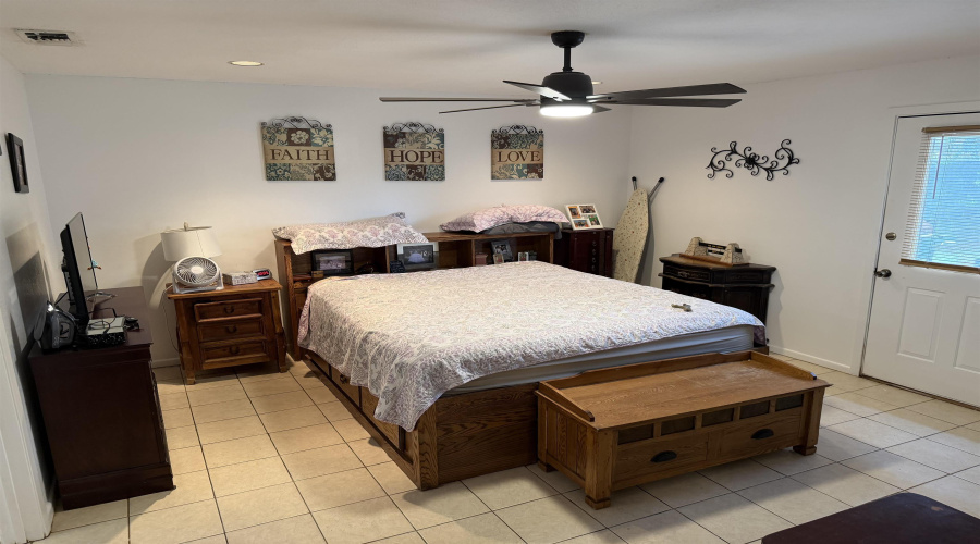 204 Northpoint Dr, Laredo, Texas 78041, 3 Bedrooms Bedrooms, 5 Rooms Rooms,2 BathroomsBathrooms,Residential,For Rent,204 Northpoint Dr,20254719