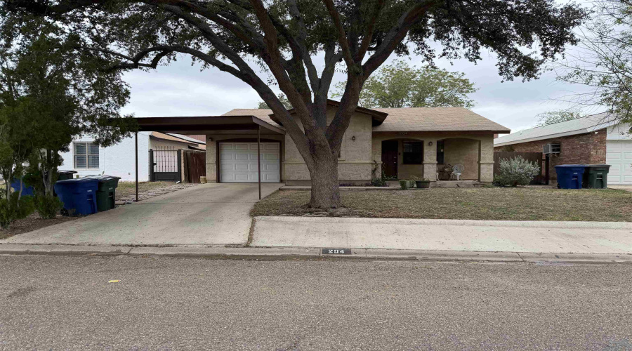 204 Northpoint Dr, Laredo, Texas 78041, 3 Bedrooms Bedrooms, 5 Rooms Rooms,2 BathroomsBathrooms,Residential,For Rent,204 Northpoint Dr,20254719