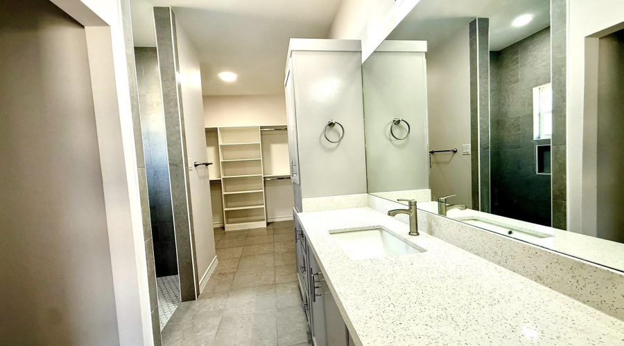 5808 Tavo Dr., Laredo, Texas 78045, 3 Bedrooms Bedrooms, 5 Rooms Rooms,2 BathroomsBathrooms,Residential,For Sale,5808 Tavo Dr.,20254724