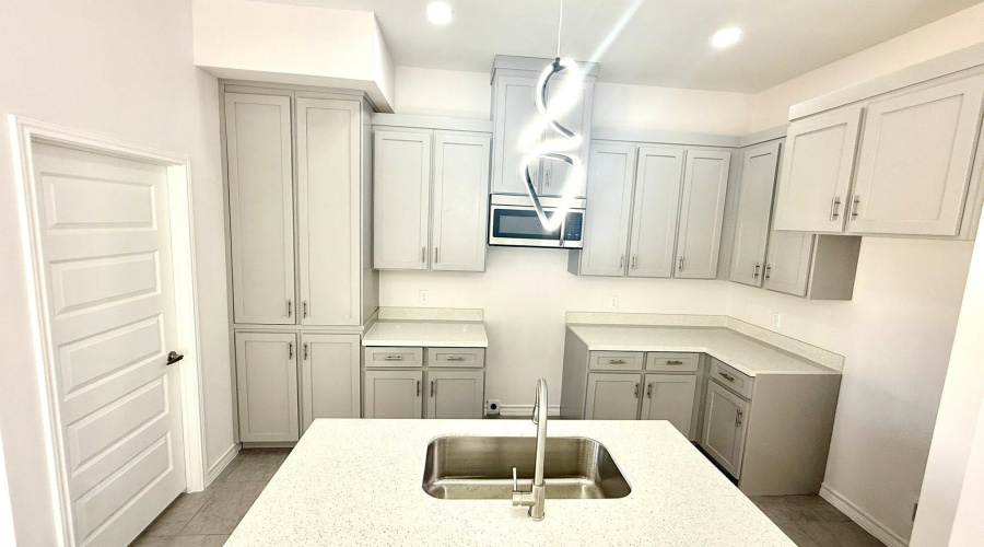 5808 Tavo Dr., Laredo, Texas 78045, 3 Bedrooms Bedrooms, 5 Rooms Rooms,2 BathroomsBathrooms,Residential,For Sale,5808 Tavo Dr.,20254724