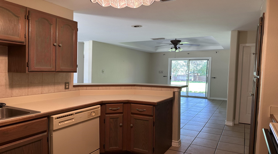 223 Oriole Ln, LAREDO, Texas 78045, 3 Bedrooms Bedrooms, 6 Rooms Rooms,2 BathroomsBathrooms,Residential,For Rent,223 Oriole Ln,20254726