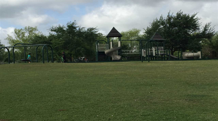 608 Waxwing Cedar Dr, Laredo, Texas 78045, 3 Bedrooms Bedrooms, 7 Rooms Rooms,2 BathroomsBathrooms,Residential,For Rent,608 Waxwing Cedar Dr,20254727