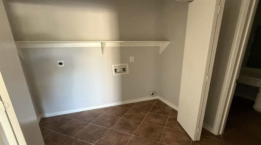 1206 International Blvd, Laredo, Texas 78045, 1 Bedroom Bedrooms, 2 Rooms Rooms,1 BathroomBathrooms,Residential,For Rent,1206 International Blvd,20254728