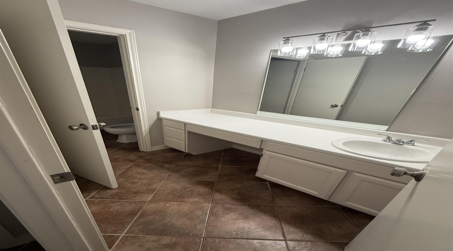 1206 International Blvd, Laredo, Texas 78045, 1 Bedroom Bedrooms, 2 Rooms Rooms,1 BathroomBathrooms,Residential,For Rent,1206 International Blvd,20254728