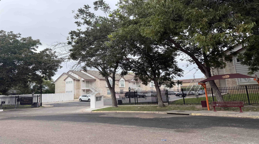 1206 International Blvd, Laredo, Texas 78045, 1 Bedroom Bedrooms, 2 Rooms Rooms,1 BathroomBathrooms,Residential,For Rent,1206 International Blvd,20254728