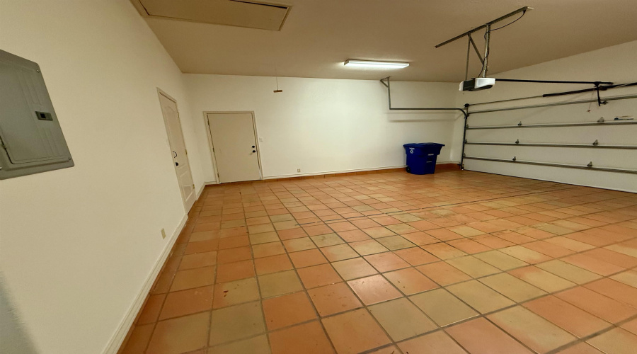 10523 Bear Creek Dr, Laredo, Texas 78045, 4 Bedrooms Bedrooms, 7 Rooms Rooms,3 BathroomsBathrooms,Residential,For Rent,10523 Bear Creek Dr,20254729