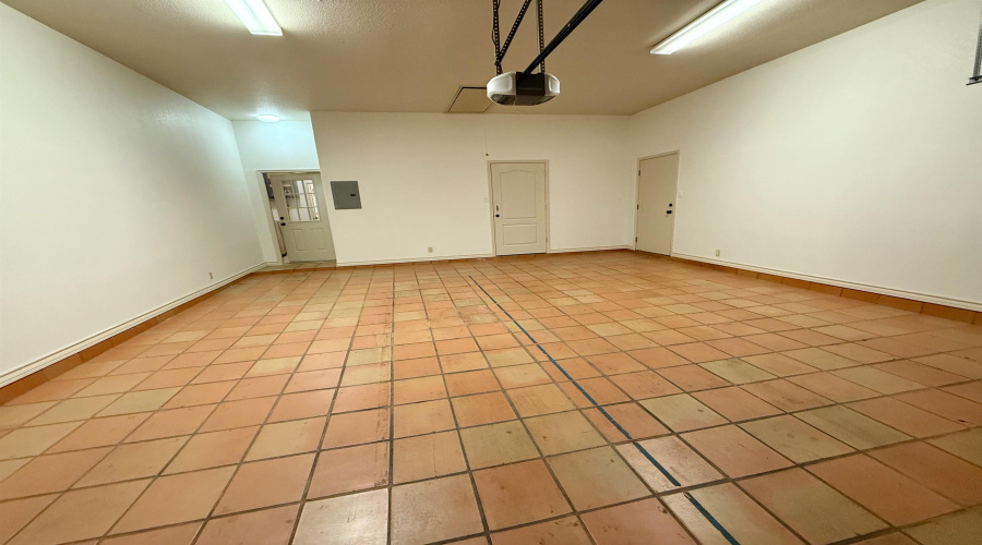 10523 Bear Creek Dr, Laredo, Texas 78045, 4 Bedrooms Bedrooms, 7 Rooms Rooms,3 BathroomsBathrooms,Residential,For Rent,10523 Bear Creek Dr,20254729