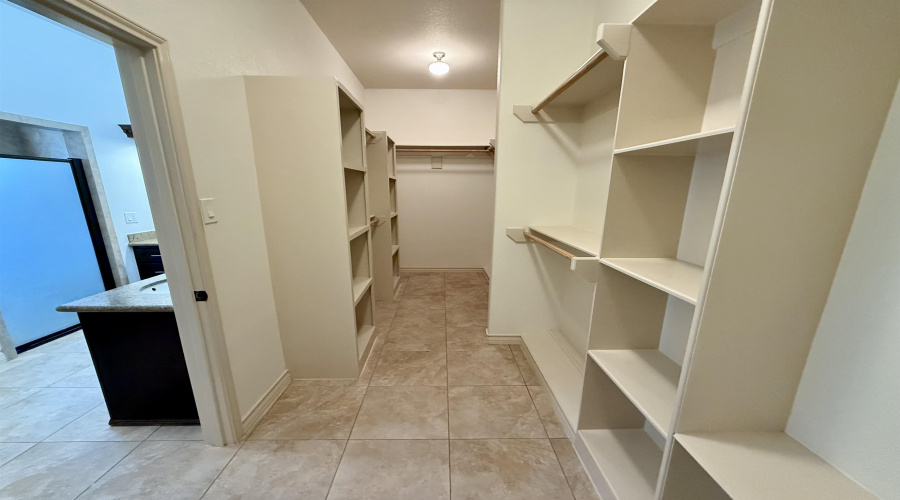 10523 Bear Creek Dr, Laredo, Texas 78045, 4 Bedrooms Bedrooms, 7 Rooms Rooms,3 BathroomsBathrooms,Residential,For Rent,10523 Bear Creek Dr,20254729