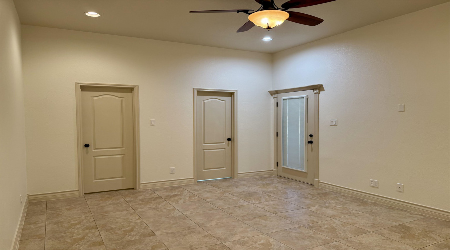 10523 Bear Creek Dr, Laredo, Texas 78045, 4 Bedrooms Bedrooms, 7 Rooms Rooms,3 BathroomsBathrooms,Residential,For Rent,10523 Bear Creek Dr,20254729