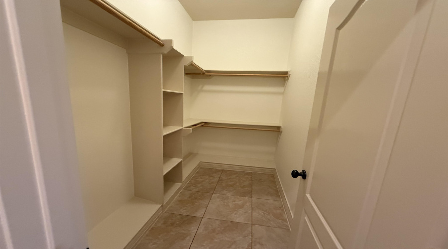 10523 Bear Creek Dr, Laredo, Texas 78045, 4 Bedrooms Bedrooms, 7 Rooms Rooms,3 BathroomsBathrooms,Residential,For Rent,10523 Bear Creek Dr,20254729