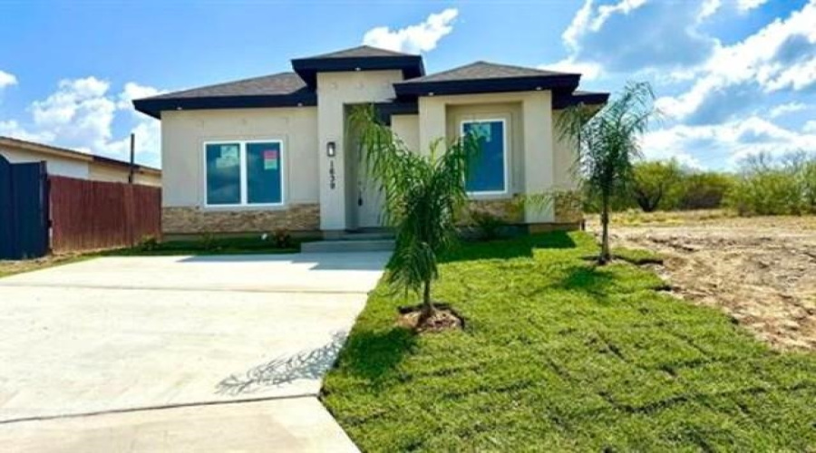 1639 Bilbao Dr., Laredo, Texas 78046, 3 Bedrooms Bedrooms, 5 Rooms Rooms,2 BathroomsBathrooms,Residential,For Sale,1639 Bilbao Dr.,20254730