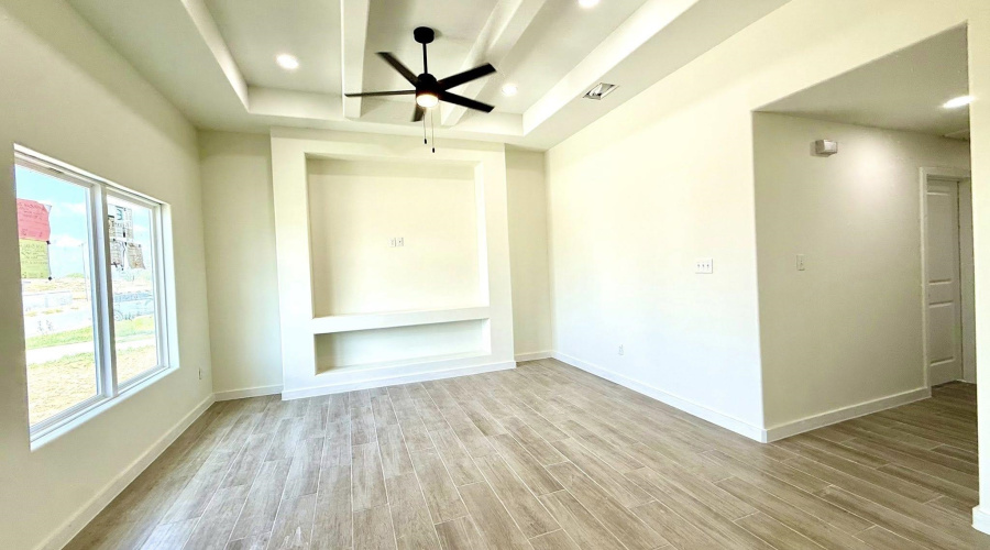 1639 Bilbao Dr., Laredo, Texas 78046, 3 Bedrooms Bedrooms, 5 Rooms Rooms,2 BathroomsBathrooms,Residential,For Sale,1639 Bilbao Dr.,20254730