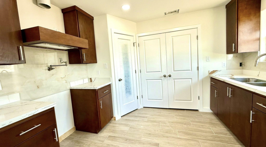 1639 Bilbao Dr., Laredo, Texas 78046, 3 Bedrooms Bedrooms, 5 Rooms Rooms,2 BathroomsBathrooms,Residential,For Sale,1639 Bilbao Dr.,20254730