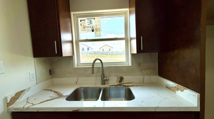 1639 Bilbao Dr., Laredo, Texas 78046, 3 Bedrooms Bedrooms, 5 Rooms Rooms,2 BathroomsBathrooms,Residential,For Sale,1639 Bilbao Dr.,20254730