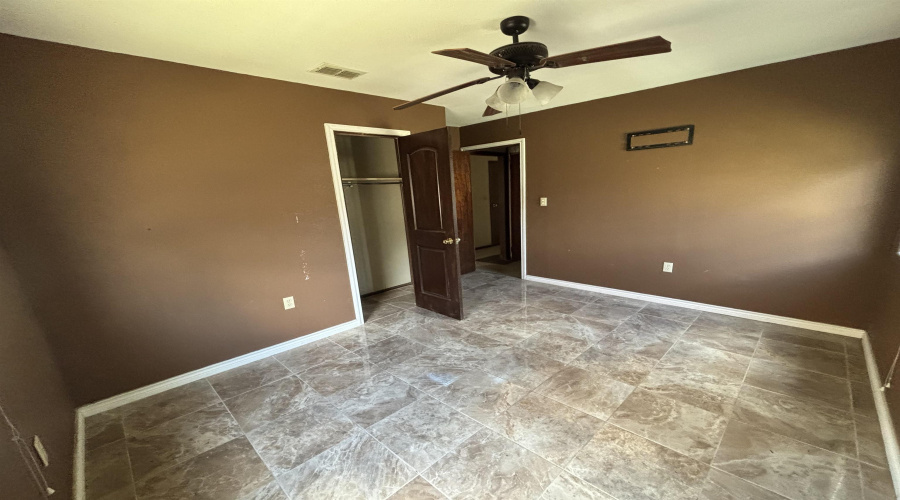 128 Franklin St, LAREDO, Texas 78041-6471, 3 Bedrooms Bedrooms, 5 Rooms Rooms,1 BathroomBathrooms,Residential,For Sale,128 Franklin St,20254731