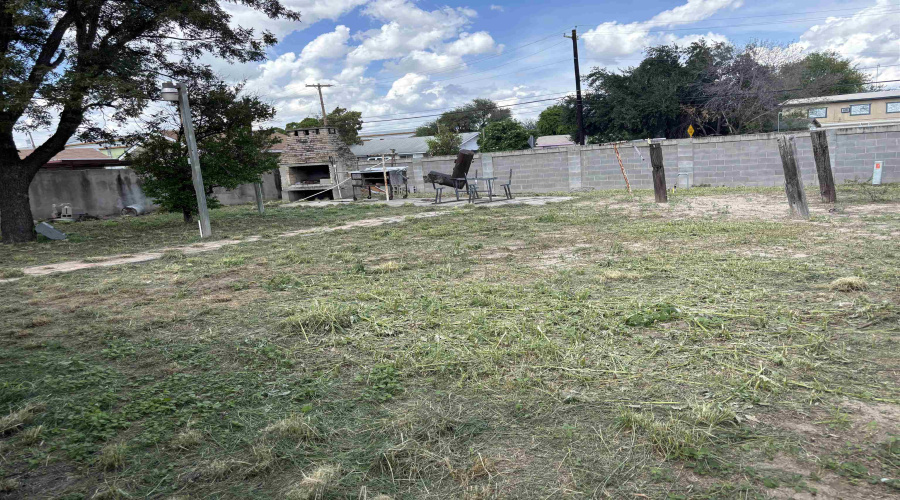 128 Franklin St, LAREDO, Texas 78041-6471, 3 Bedrooms Bedrooms, 5 Rooms Rooms,1 BathroomBathrooms,Residential,For Sale,128 Franklin St,20254731