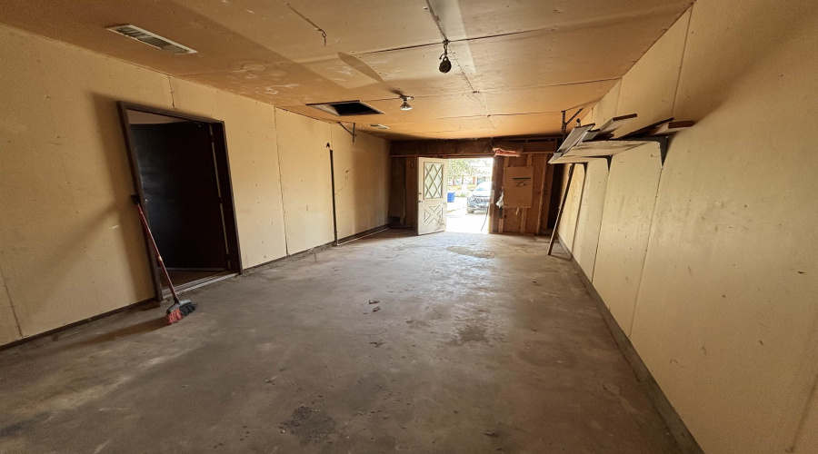 128 Franklin St, LAREDO, Texas 78041-6471, 3 Bedrooms Bedrooms, 5 Rooms Rooms,1 BathroomBathrooms,Residential,For Sale,128 Franklin St,20254731