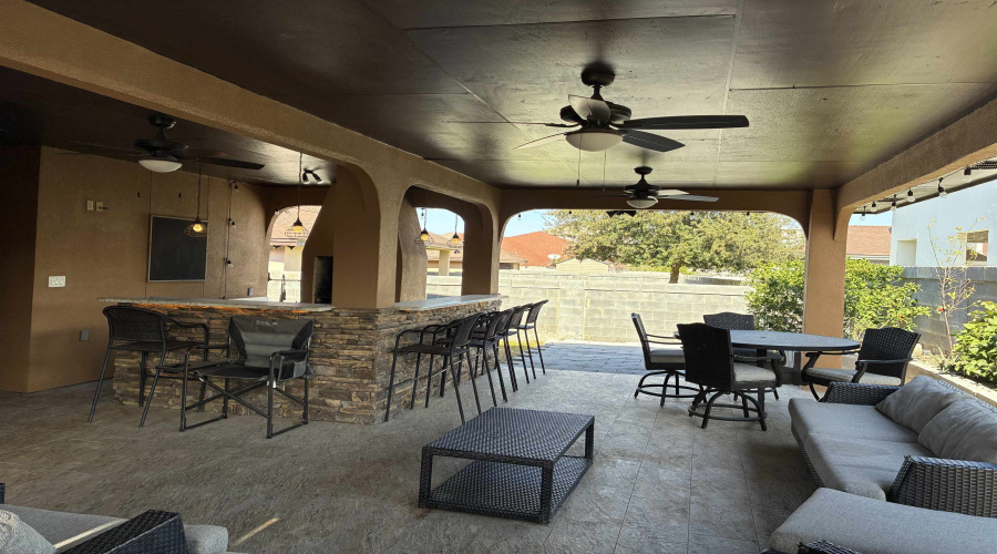 105 Queen Palm Dr., LAREDO, Texas 78045, 4 Bedrooms Bedrooms, 7 Rooms Rooms,2 BathroomsBathrooms,Residential,For Sale,105 Queen Palm Dr.,20254732